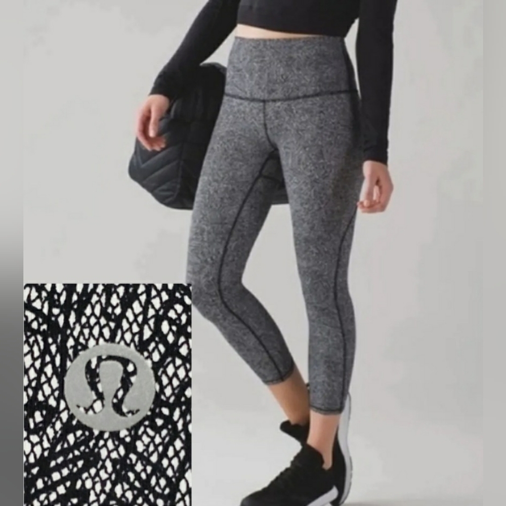 Lululemon Wunder Under Ripple Jacquard Crop White Black Align High Rise Sz 6